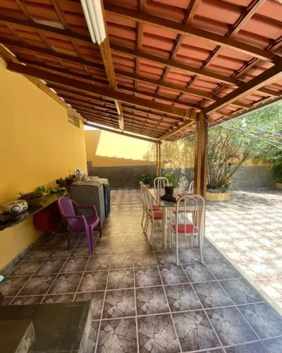 CASA EM LOTE DE 400 m² NO BAIRRO MELO, REGIÃO CENTRAL!