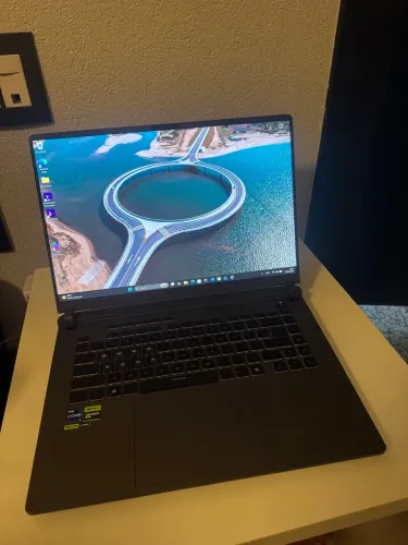 Notebook ASUS ROG STRIX I9 - RTX 5070. - 32 GB - 1TB