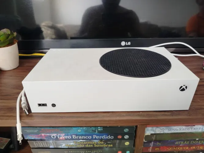 VENDO OU TROCO XBOX SERIES S BRANCO