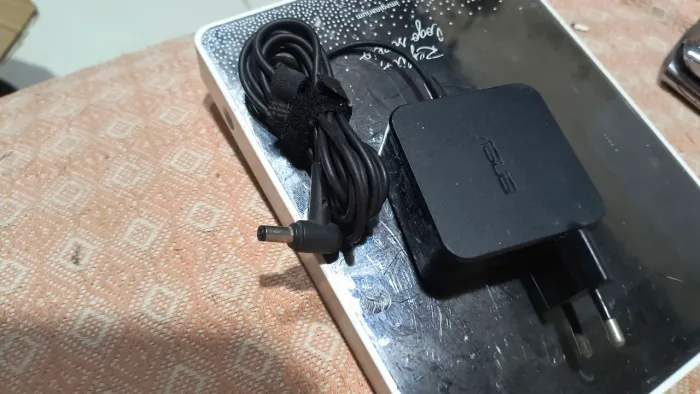 Fonte de Notebook ASUS 19 v