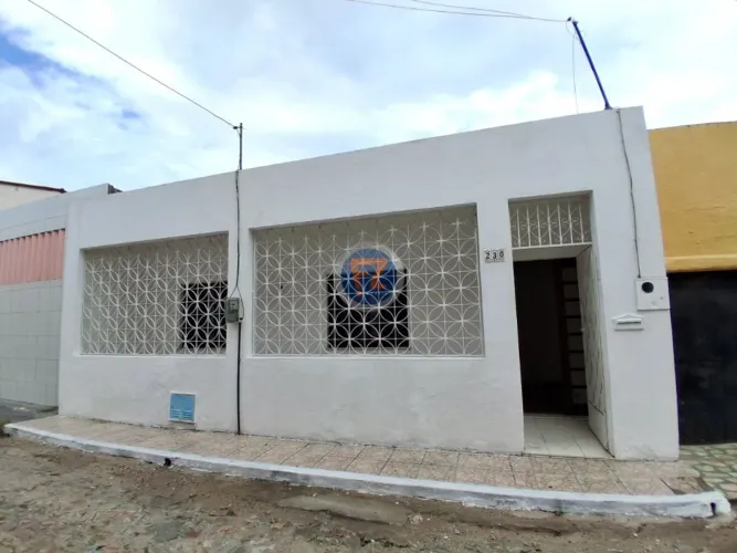 Locação de Casas / Padrão na cidade de Fortaleza