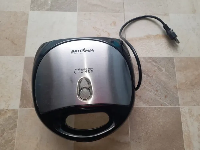 Sanduicheira grill Britânia
