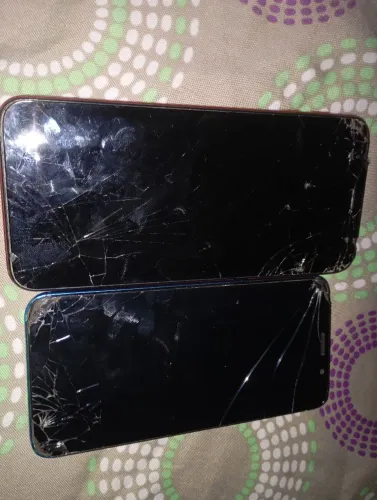 Celulares pra concerto ou retirar peças