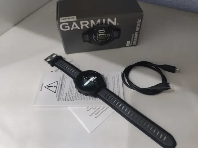 Relogio com GPS e frequencimetro Garmin Forerunner 165 Music