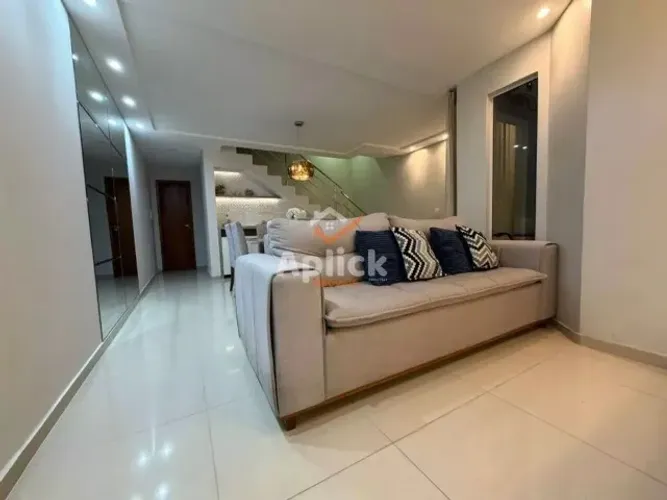 Casa Duplex 3 Quartos com Suíte, Energia Solar e Área Gourmet | Colina de Laranjeiras