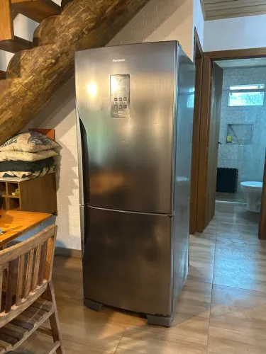 Geladeira Panasonic 425L Inverter Frost Free Inox, Freezer Embaixo, 220V