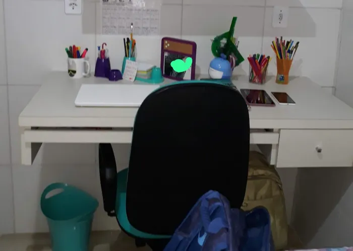 Mesa de Escritorio - Madeira Maciça - Qualidade Absurda