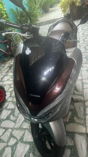 Honda PCX 150 DLX 2022 BEM CONSERVADA
