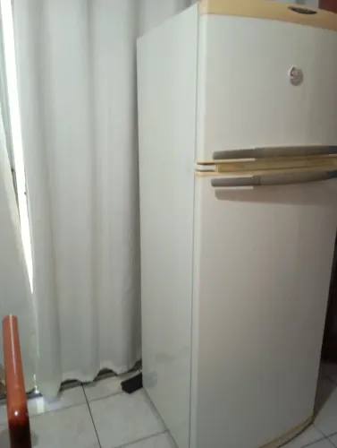 Geladeira 470 l não é frost free