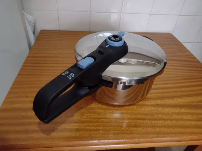 Panela de pressão inox 4 litros rochedo