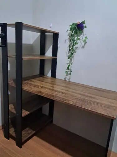 Escrivaninha em perfeito estado desapego