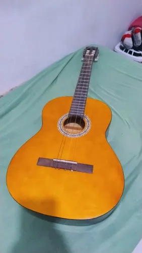 Violão em bom estado 