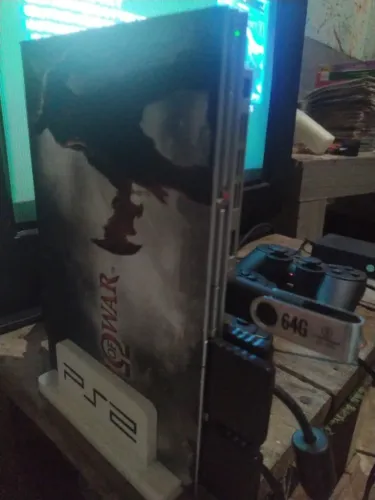 PS2 Semi-novo desbloqueado + 2 controles + fonte bivolt + cabos +memoricard 