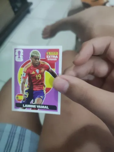 Lamine yamal extra stickers regular mais em perfeito estado 
