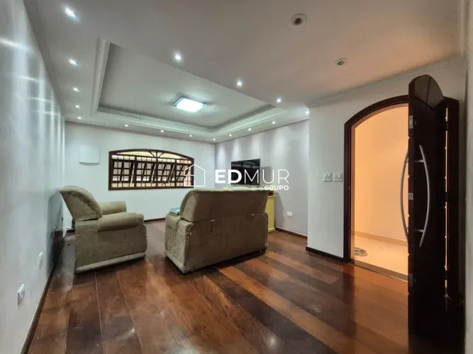 SOBRADO para VENDA com 185m² no bairro Jardim Itapoan com 3 quartos e 2 vagas. Santo André