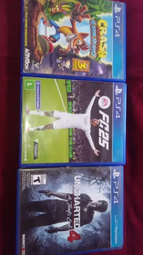 Vendo três jogos de PS4 que também funcionam em PS5