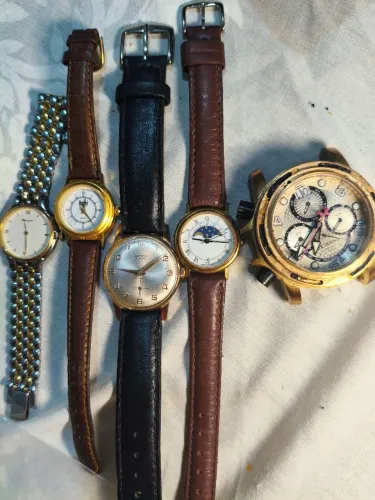 5 relógios suíço no estado original