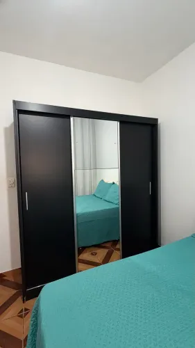 Guarda roupa preto