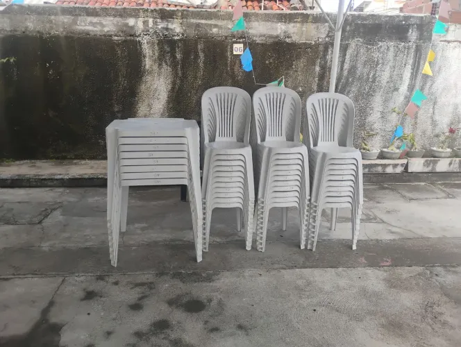 Mesa +4 cadeiras para eventos $12,00