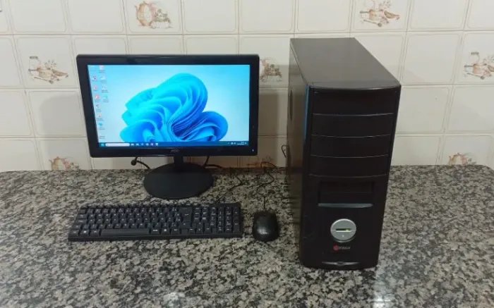 Computador i3 - 8GB - 500GB - WiFi - LCD 19
