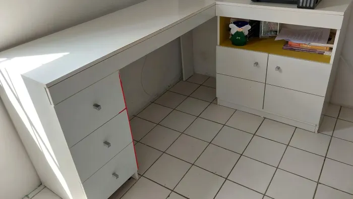 Escrivaninha em L branca