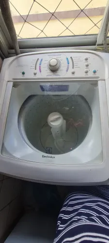Máquina de lavar 16kg Electrolux inverter - com defeito 
