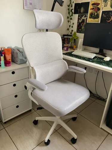 Cadeira de escritório ergonômica branca