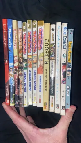 Mangás histórias variadas Naruto pokémon uq holder hideout Panini jbc