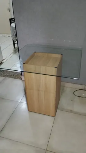 Mesa de jantar quadrada