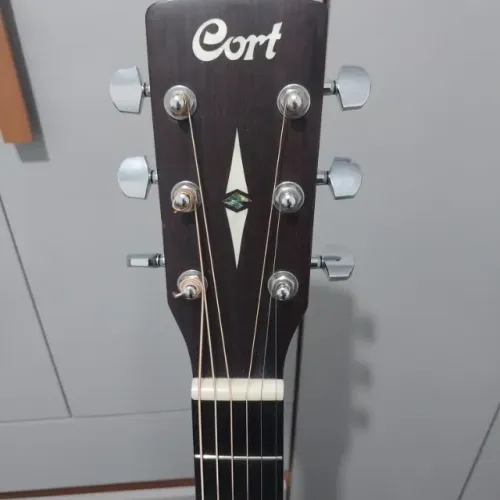 Violão folk Cort MR500ce tampo maciço eletroacústico(seminovo) + bag