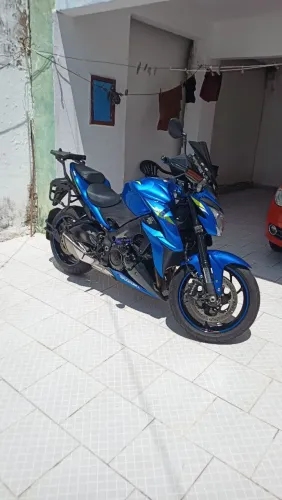 Suzuki GSXS-1000, primeiro proprietário, estado de zero.