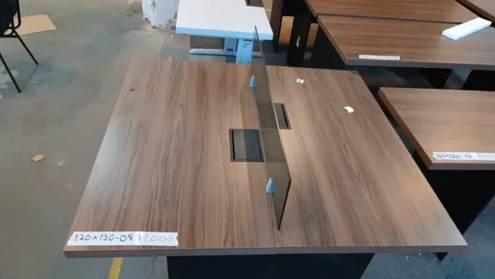 Estação de Trabalho Pé Painel 120x130 Amadeirada - Mesa 08