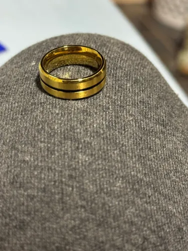 Anel dourado