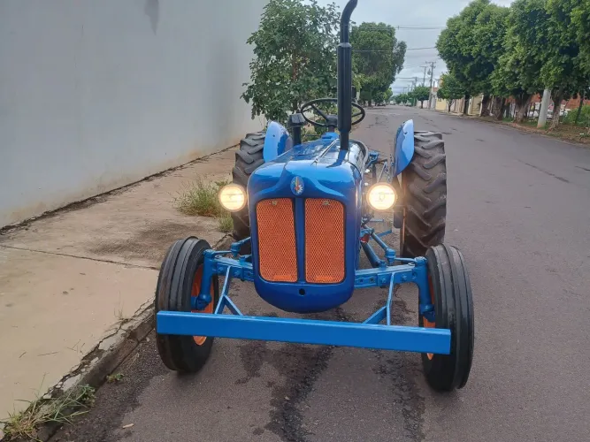 Trator Fordson Dexta Restaurado 