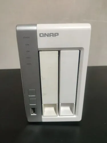 QNAP TS-220 SEM HD 