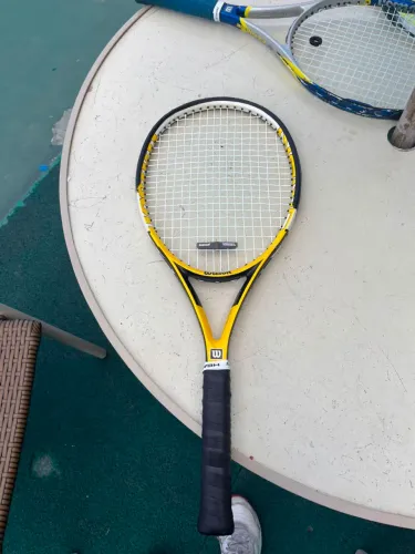 Raquete Wilson Hyper Hammer Amarela - Encordoamento e Grip Novos - Salvador BA