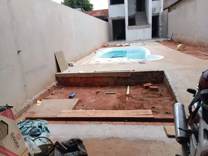 Pedreiro disponível 