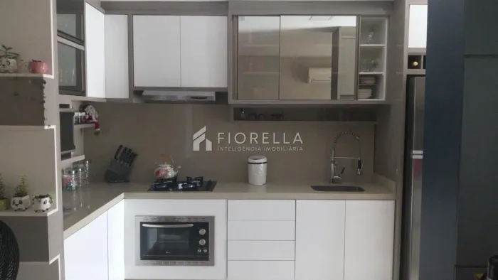 Apartamento disponível para locação com 02 dormitórios sendo 01 suíte no bairro Areias - S