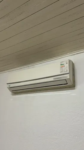 Aparelho de ar condicionado marca LG 9.000 BTU - suportes inclusos - 30 dias garantia