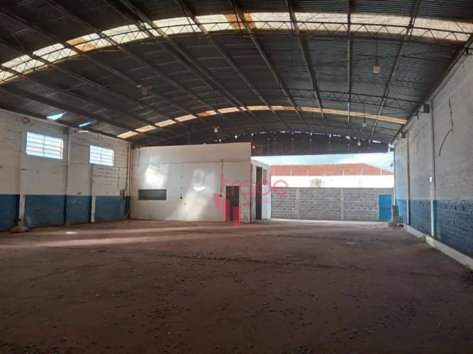 Galpão Comercial para Alugar de 530m² no Bairro Campos Elíseos em Ribeirão Preto com Mezan