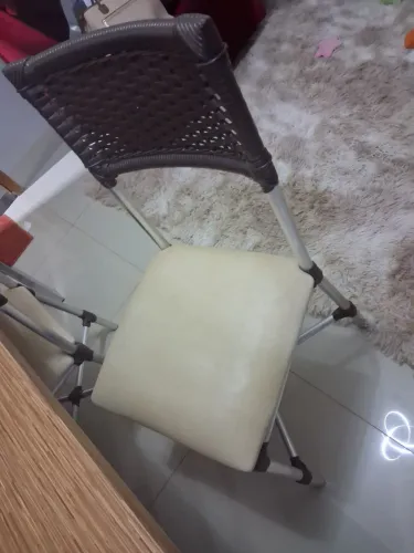 Mesa 6 cadeiras /está no bairro Jardim Europa Uberlândia