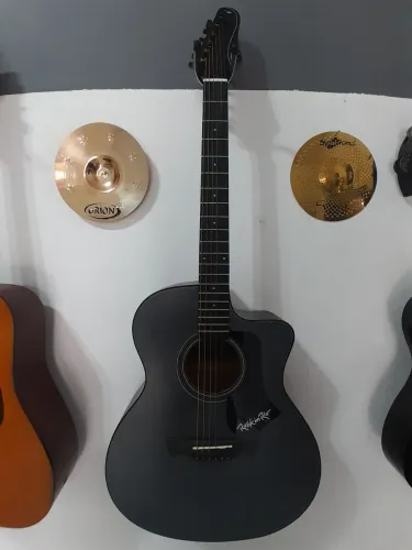 Vendo violão tagima