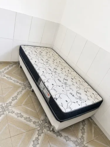 Cama de solteiro a venda pouco usada