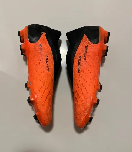Linda Chuteira Adidas Predator