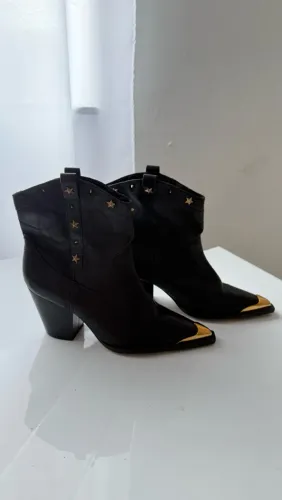 Bota Western Arezzo preta 36