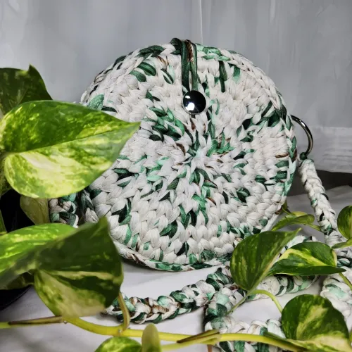 Bolsa de crochê em fio de malha