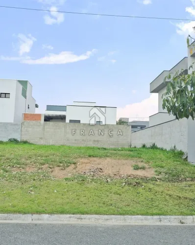 Terreno em condomínio fechado em São José dos Campos- com projeto arquitetônico de casa té