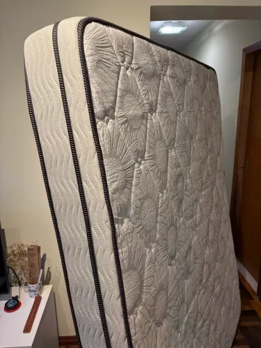 Vendo colchão de casal Ortobom (espuma)