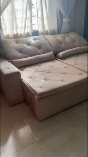 Sofá retrátil 4 lugares novíssimo sem detalhe algun