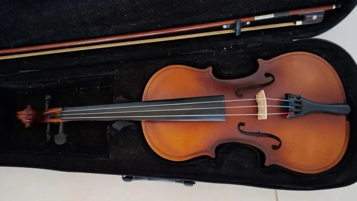 Violino Vogga 4x4 com arco, case e breu
